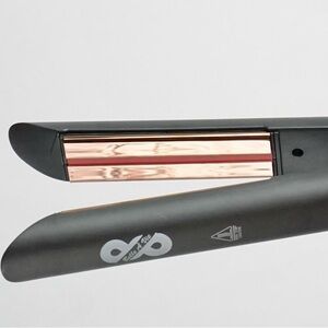 Salon Grade | Infrared Titanium Flat Iron|Professional Grade | Pro Results